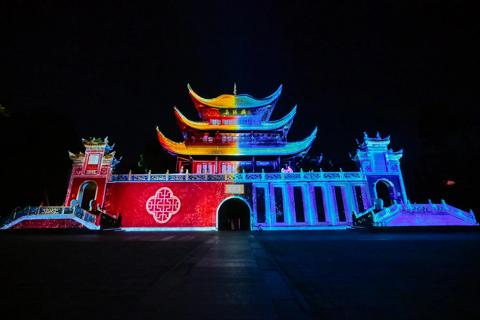 Barco-powered projection mapping on Ascending Yueyang Tower