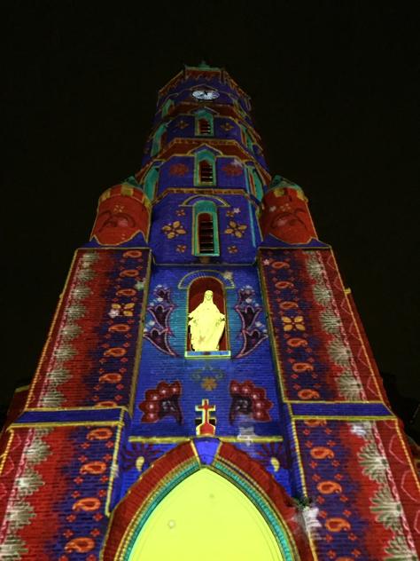 https://www.barco.com/en/customer-stories/2018/q1/2018-03-20-blagnac%20france%20projection%20mapping