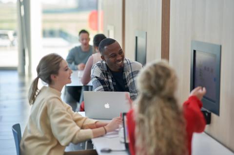 Optimized by JPEGmini 3.18.4.211102121-AP 0x23f369c3