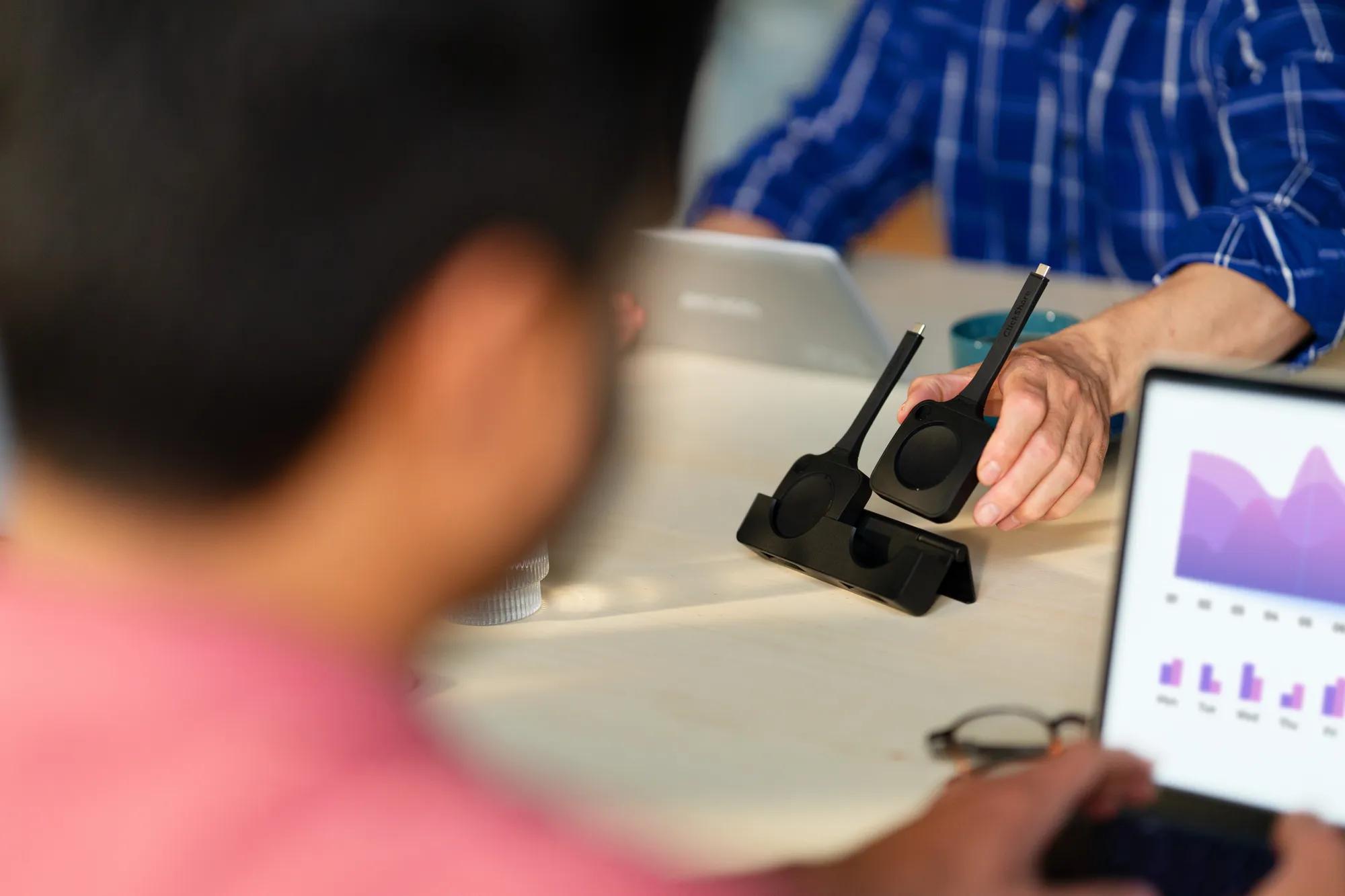 次世代ClickShare Button - ビデオ会議室システム - Barco (JA)