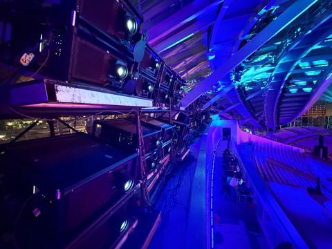 Barco UDX and Encore3 brings a creative “Paper Stage” mapping to the 15th National Games Closing Ceremony