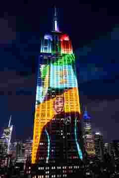 Pictures for customer story In collaboration with VTProDesign and Fuse Technical Group, Barco UDX projectors transforms one of the world’s most iconic skyscrapers, the Empire State Building in New York City, with a lively activation, celebrating the partnership between WhatsApp and Mercedes-AMG Petronas F1 team. 

Always mention copyright by Hitchhiker Media