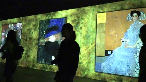 video screenshot
https://www.barco.com/en/customer-stories/2018/q3/2018-08-07%20-%20atelier%20des%20lumieres