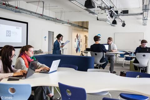 weConnect hybrid virtual classroom - KU Leuven.hybrid.distance learning.remote learning.University.Belgium.virtual classroom.KULAK.EDULAB.KU Leuven Campus Kortrijk