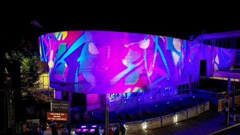 the-streets-of-cincinnati-awash-with-color-for-blink-light-festi

Blink light festival Cincinnati customer story pictures