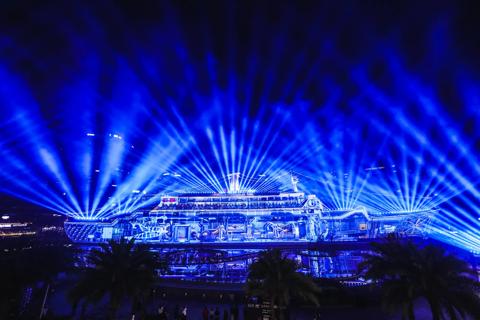 Pictures and vid for customer story Barco presents a 3D projection fantasy on a 170-meter cruise ship

Shenzhen Minghua cruise ship