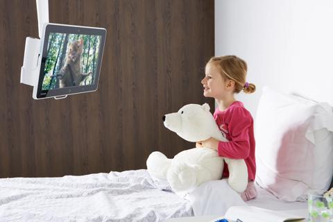 Barco JAO all-in-one medical display in a hospital room