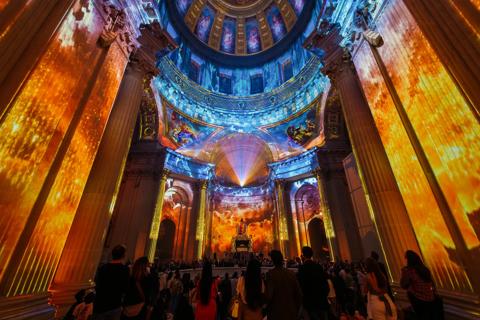 Pictures for customer story Aura Invalides Moment Factory

always mention copyright AURA Invalides – Moment Factory