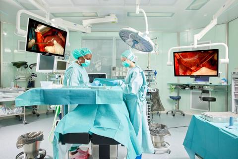 MDSC 32-inch duo in operating room