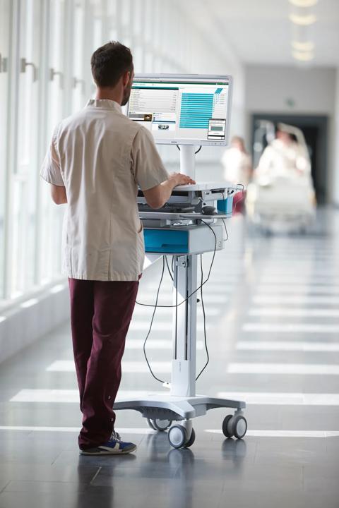 Barco clinical monitors are flexible and can be mounted and positioned for maximum comfort