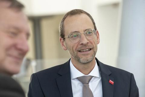 Johan Forniet (JFO) talking