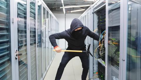 Blog post cybersecurity timo kosig burglar server room phishing security