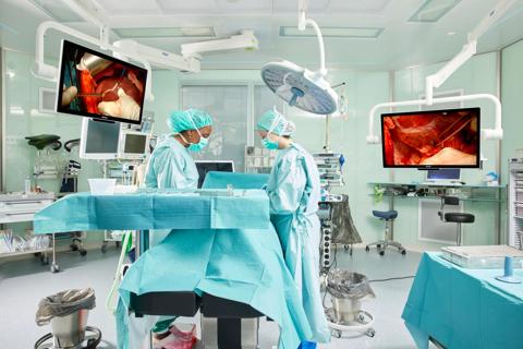 MDSC 32-inch duo in operating room