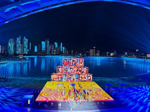 Barco UDX and Encore3 brings a creative “Paper Stage” mapping to the 15th National Games Closing Ceremony