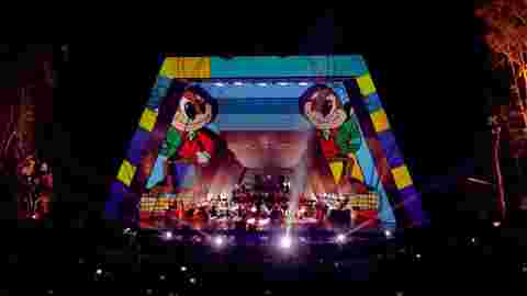 Pictures for customer story in Mexico -  The Singing Cricket spectacle: a timeless show for all ages, a projection mapping during a concert with UDM