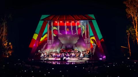 Pictures for customer story in Mexico -  The Singing Cricket spectacle: a timeless show for all ages, a projection mapping during a concert with UDM