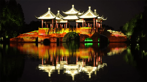 Pictures from customer story about Yanghzou Slender West Lake projection mapping night tour