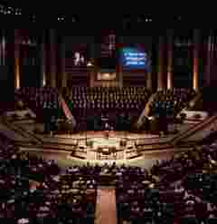 House of worship uses Barco projectors to communicate with the on-site community