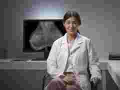 Nio Fusion 12MP in use, Asian female radiologist