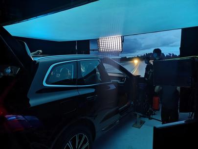 Customer story pictures
TV studio / movie studio in Norway
UDX projection backdrop specialized for car scenes