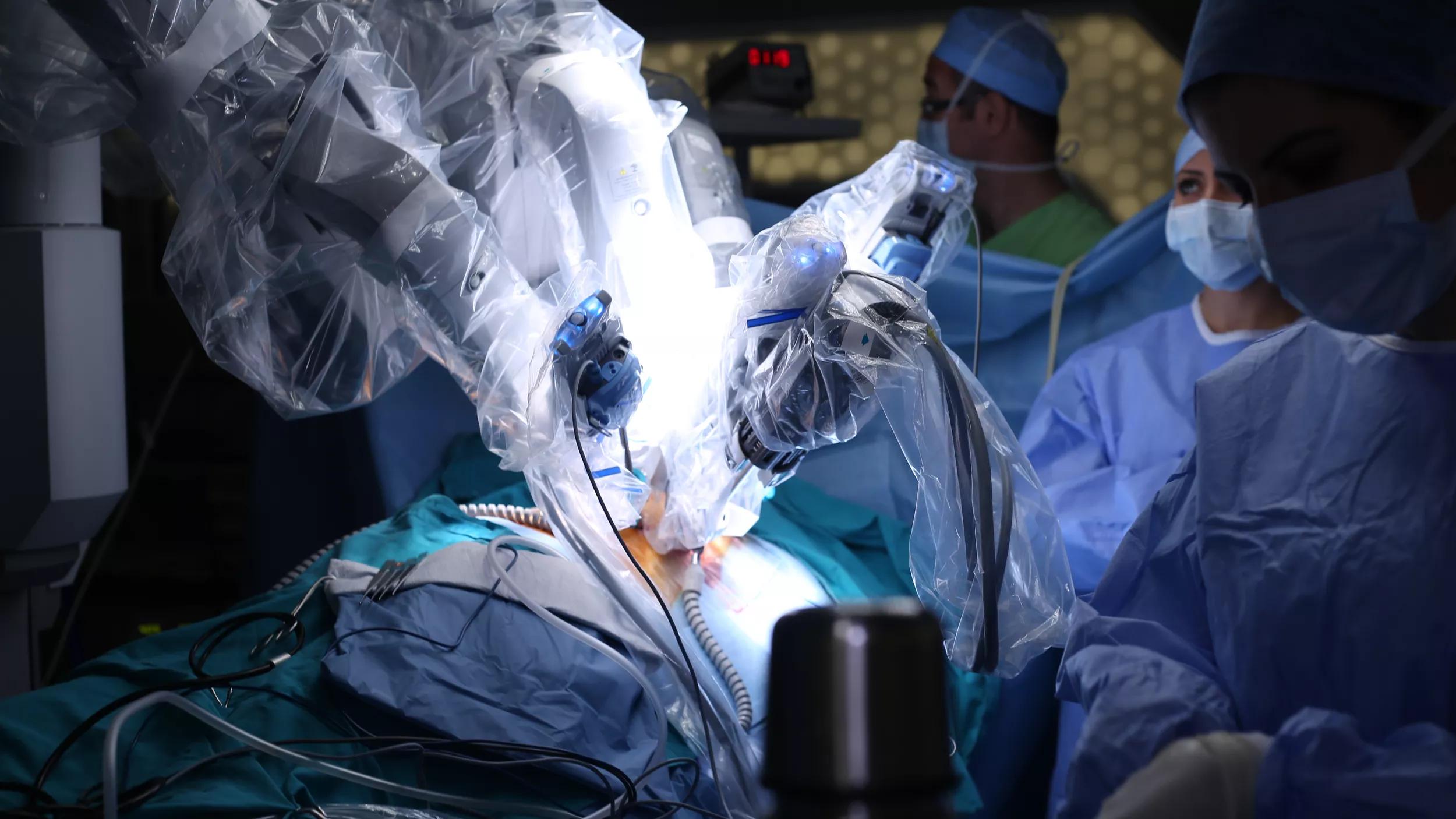 Robotic surgery: how does it work? - Barco