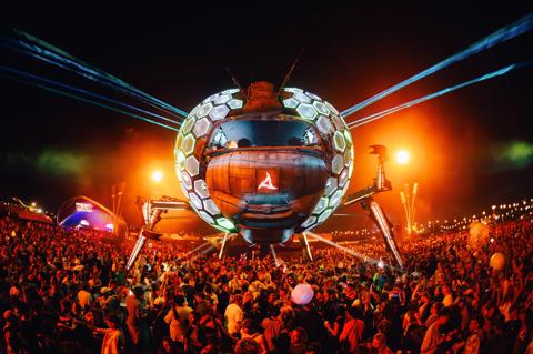 CPL Dragonfly projection shines at Glastonbury festival 2025 with Barco projectors