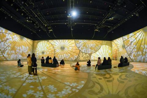 The Dream of the Ukiyoe - Ukiyoe 5D immersive art exhibition using G60 projectors
Pictures from customer story (China - Shanghai)